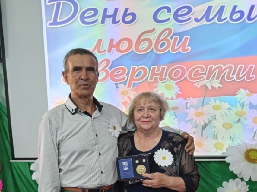 Cемьи Балейского и Дульдургинского районов удостоены медали «За любовь и верность» 